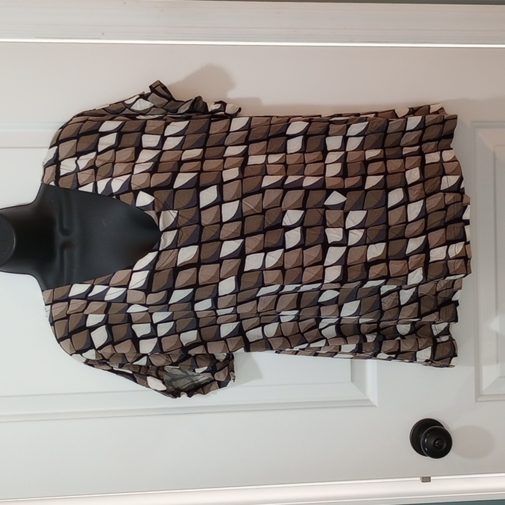 Women's vneck top